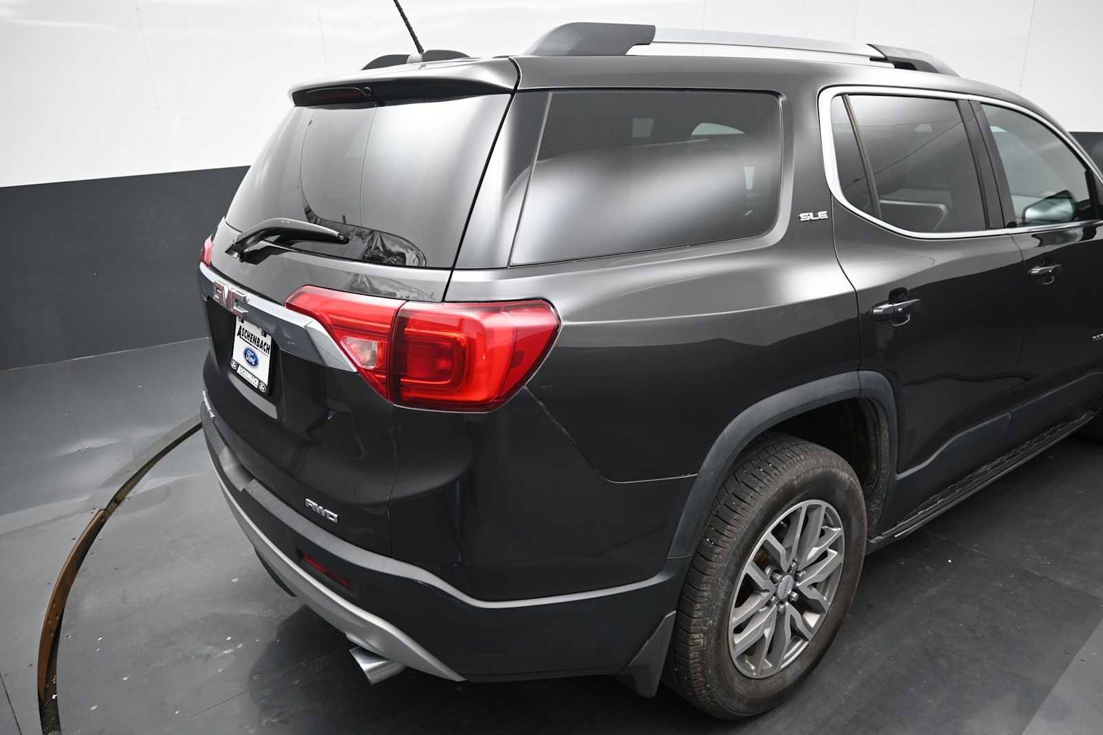 Used 2017 GMC Acadia SLE AWD/4WD image 11
