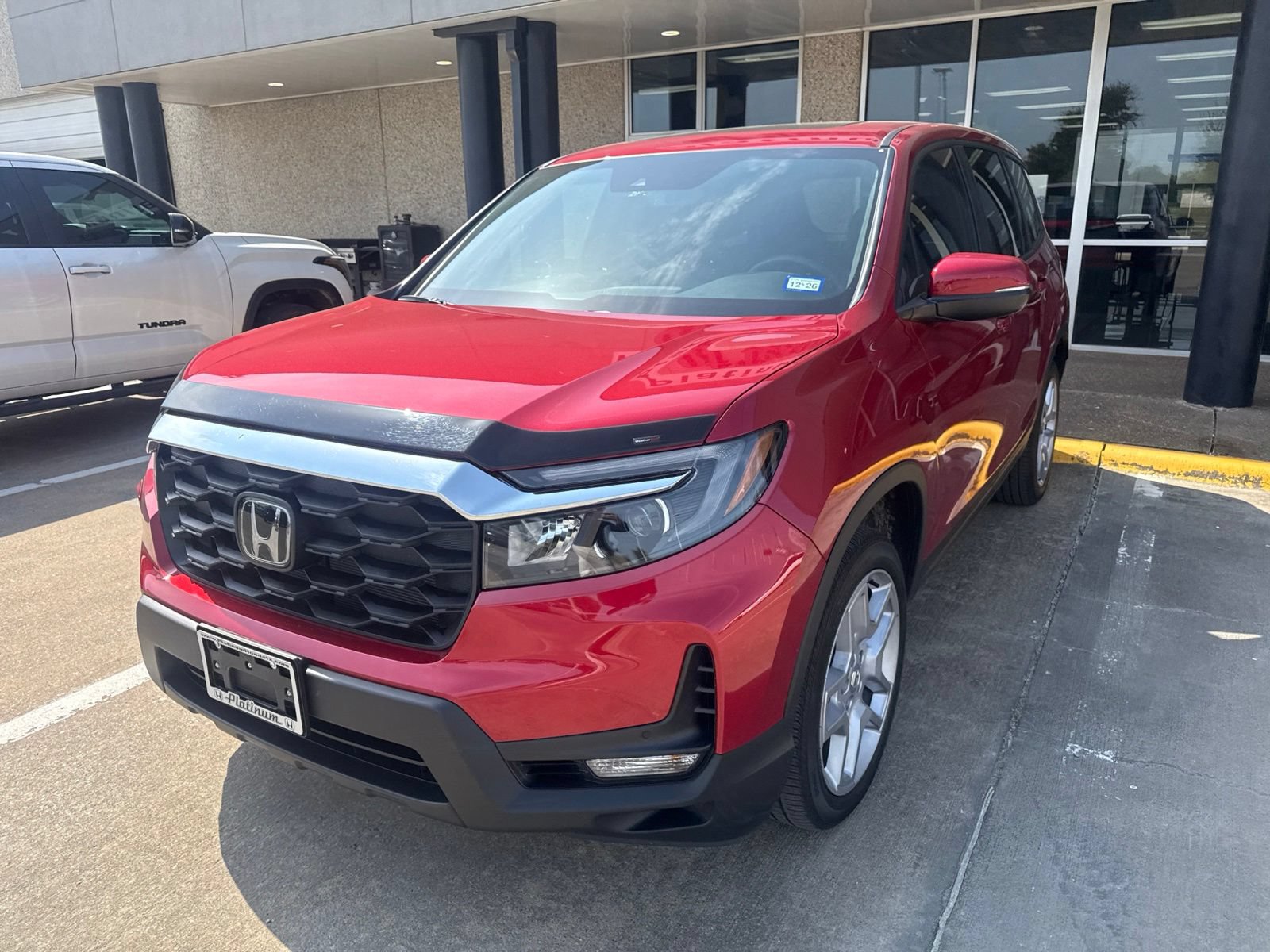 Used 2025 Honda Passport EX-L image 3
