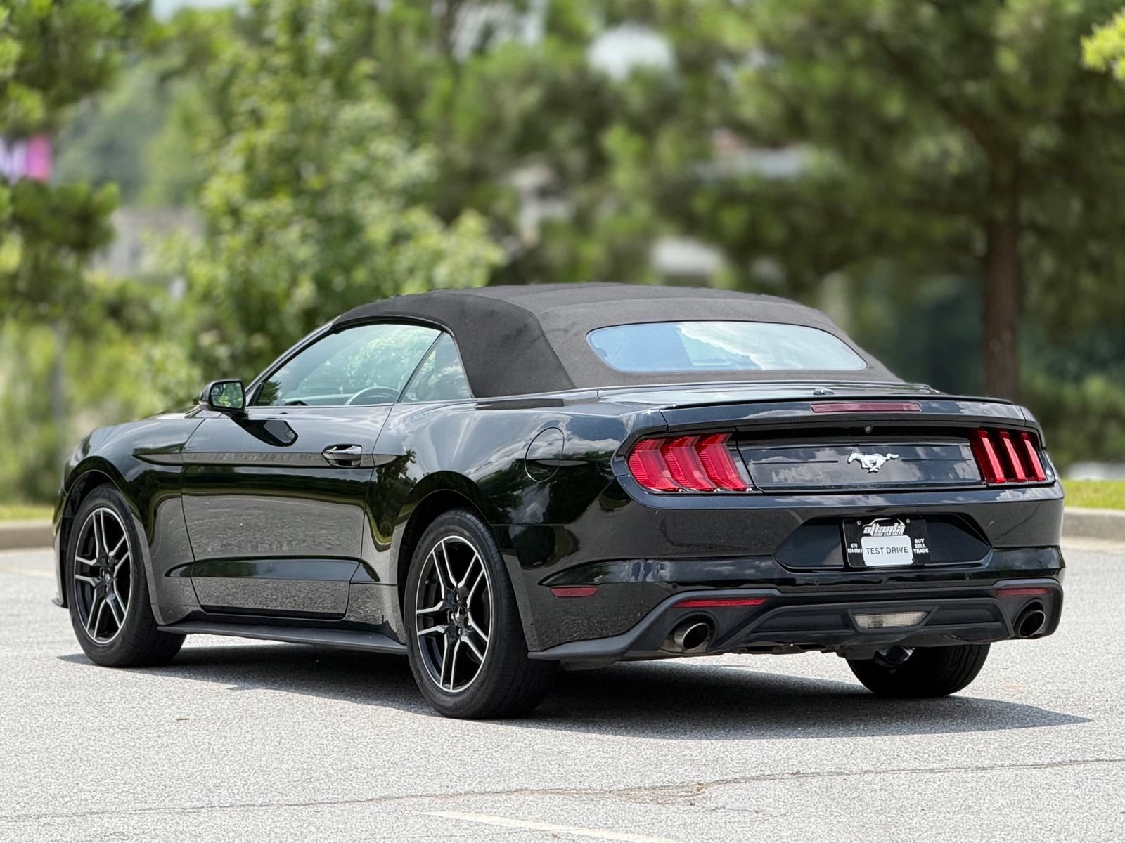 Used 2019 Ford Mustang Premium RWD image 10