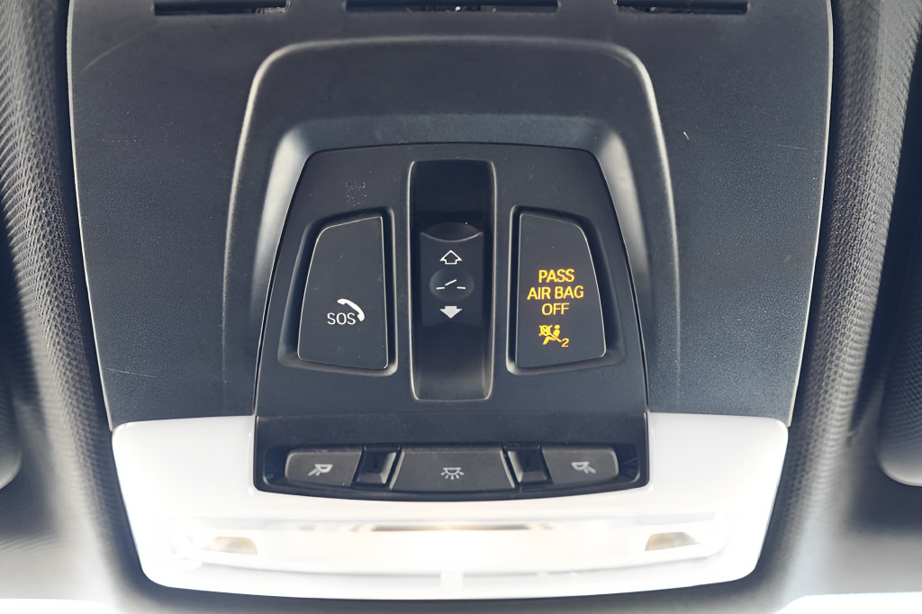 Used 2016 BMW 340i xDrive Sedan AWD/4WD image 19