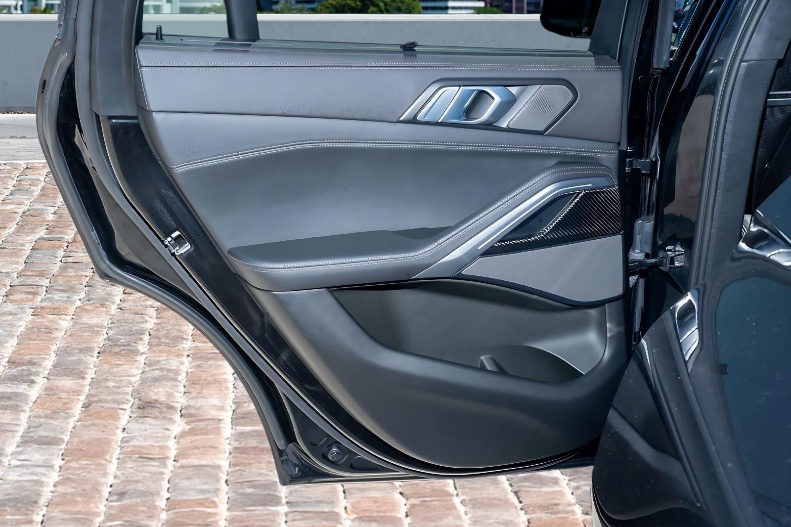 Used 2022 BMW X6 M50i w/ Executive Package image 13