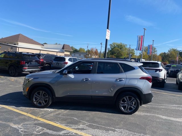 Certified 2023 Kia Seltos S image 5
