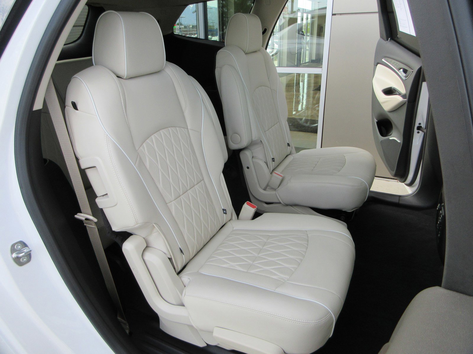 Used 2023 Buick Enclave Avenir w/ Trailering Package, 5000 lbs. image 23