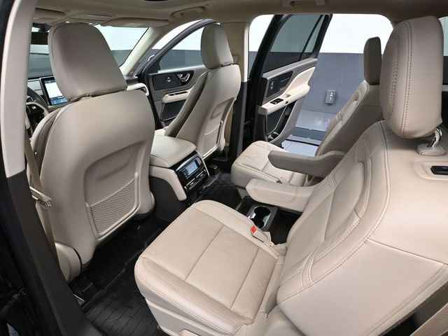 Used 2022 Lincoln Aviator Reserve w/ Elements Package Plus image 39