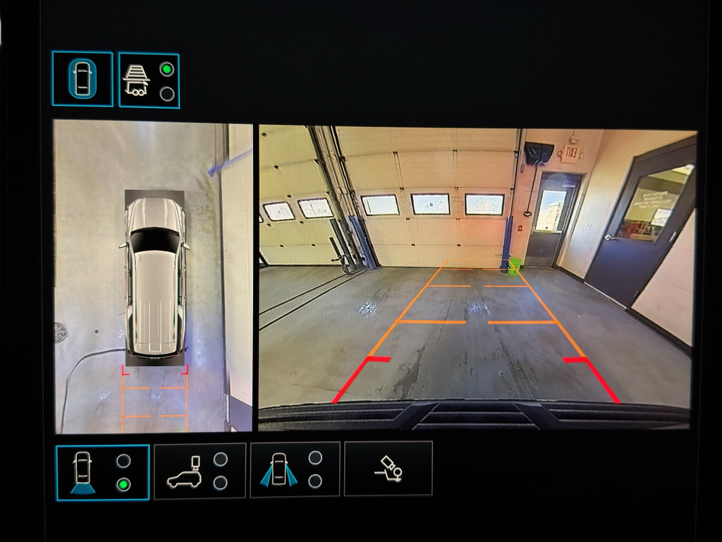 Used 2025 GMC Yukon XL Elevation w/ LPO, Elevation Black Package image 31