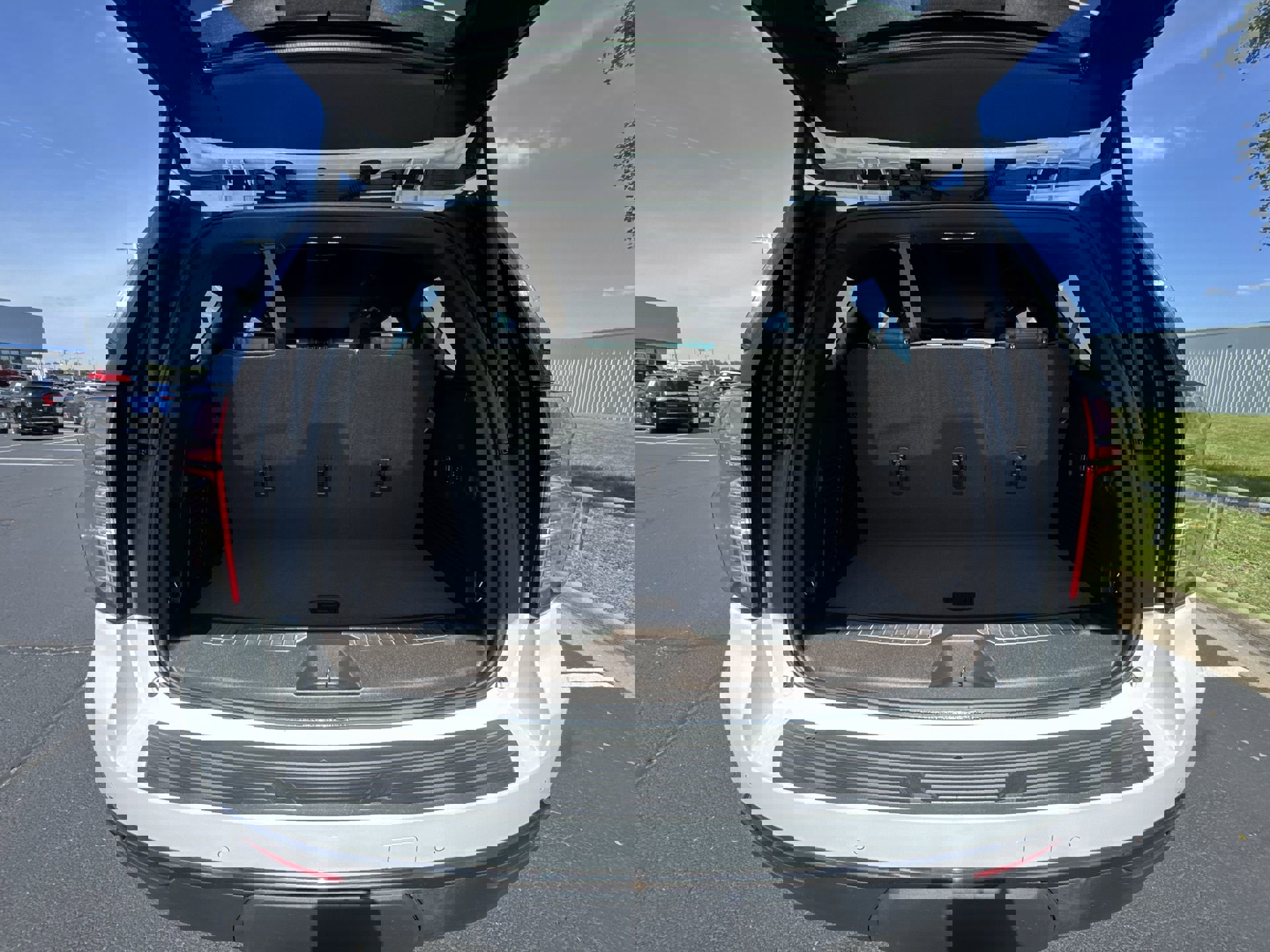 Used 2021 Chevrolet Tahoe Z71 w/ Z71 Signature Package image 24