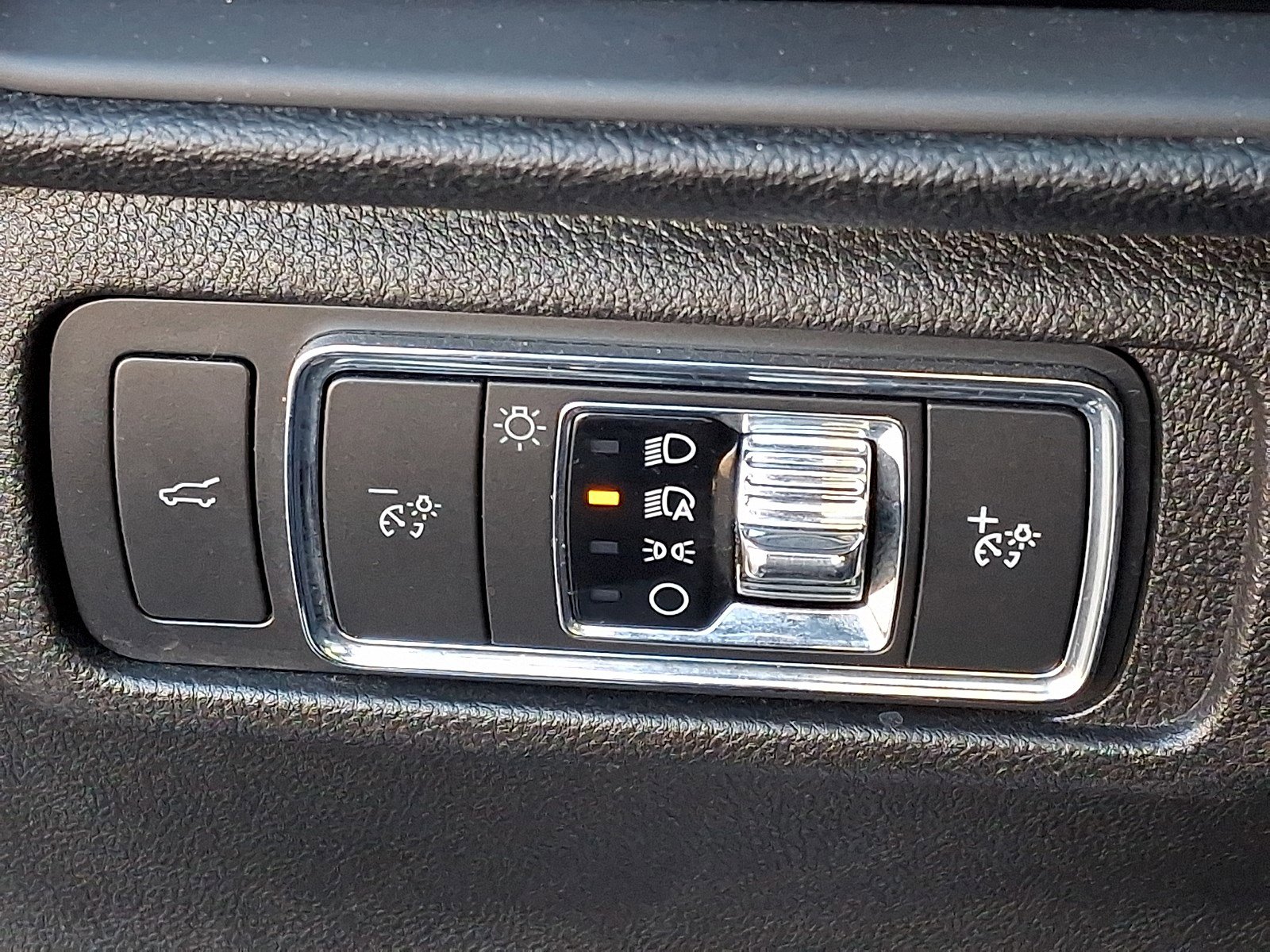 Used 2020 Lincoln Corsair FWD w/ Premium Package image 25