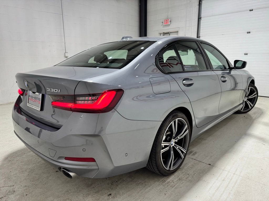 Used 2023 BMW 330i xDrive Sedan w/ Premium Package image 4