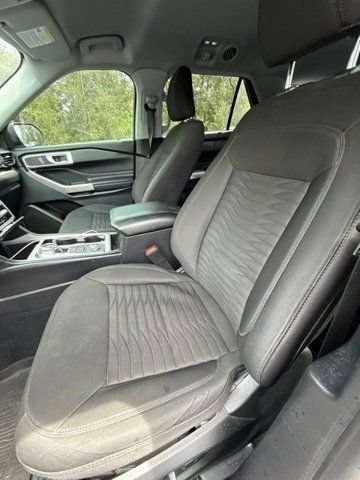 Used 2021 Ford Explorer XLT AWD/4WD image 7
