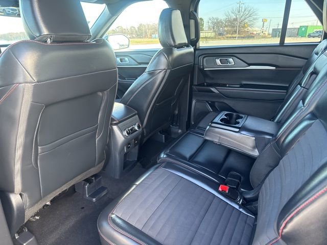 Used 2025 Ford Explorer ST-Line w/ ST-Line Street Pack image 25