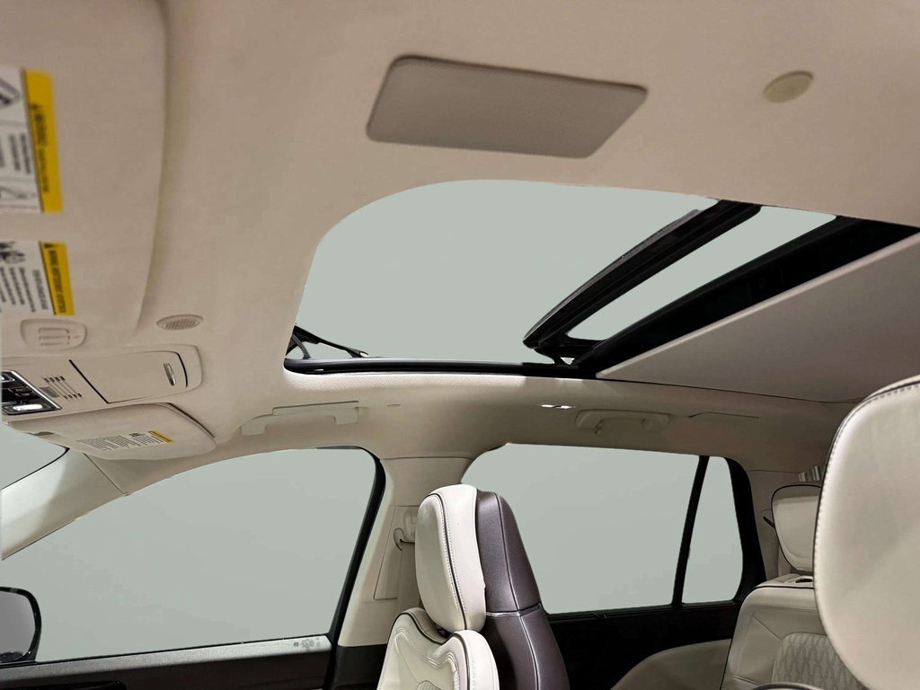 Used 2022 Lincoln Aviator Black Label w/ Class IV Trailer Tow Package image 16