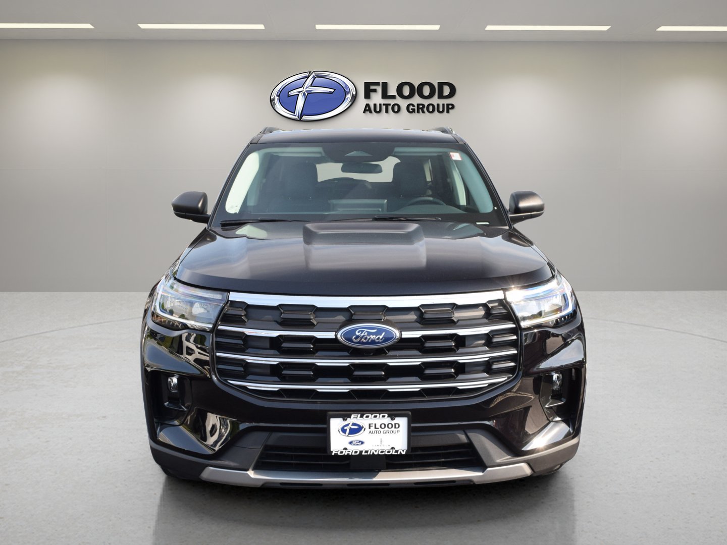 Used 2026 Ford Explorer Active w/ Active Comfort Package AWD/4WD image 2