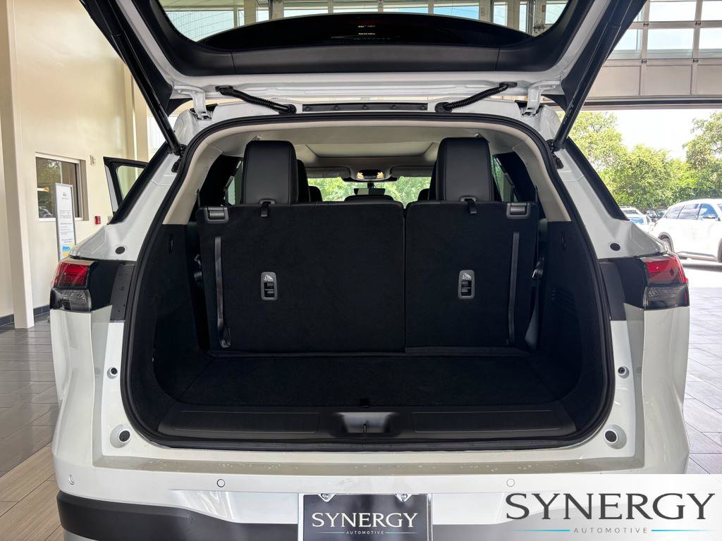 New 2027 INFINITI QX60 Pure w/ Cargo Package FWD image 27