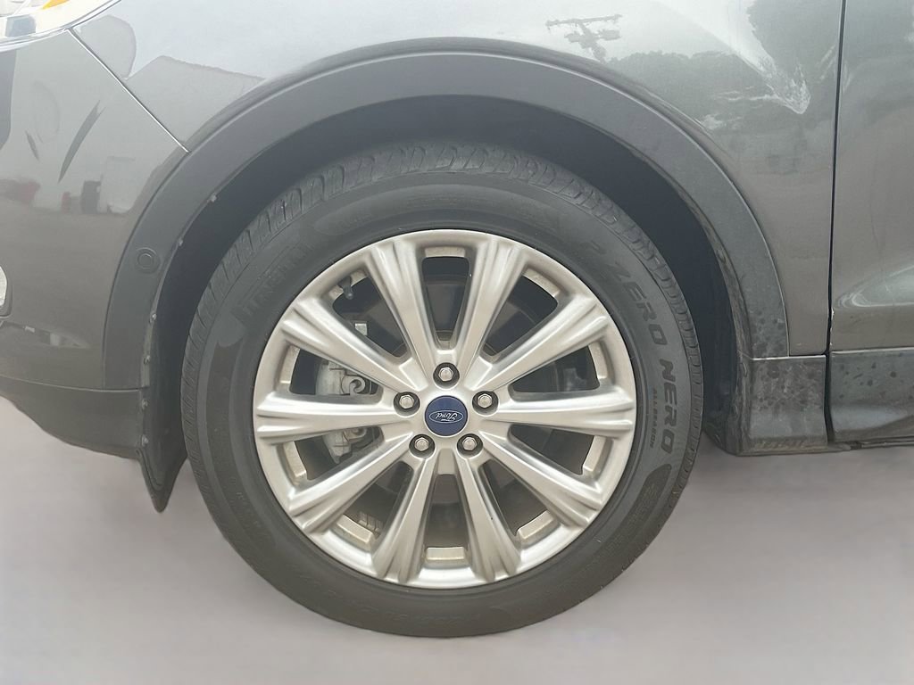 Used 2018 Ford Escape Titanium w/ Ford Safe & Smart Package FWD image 29