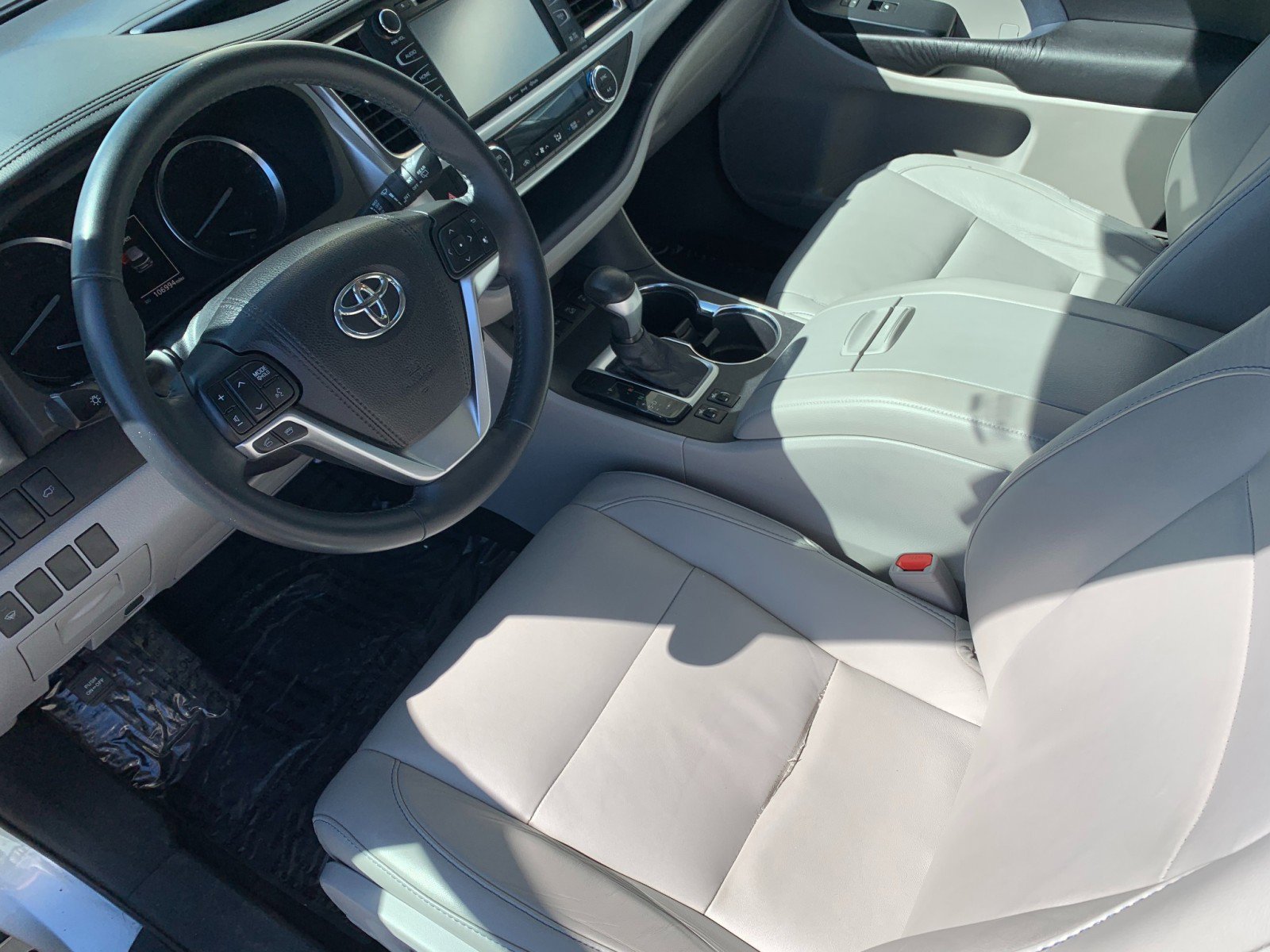 Used 2016 Toyota Highlander XLE AWD/4WD image 13