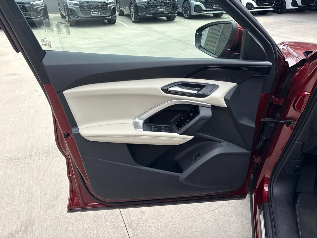 Used 2025 Audi Q5 Premium w/ Convenience Package AWD/4WD image 9