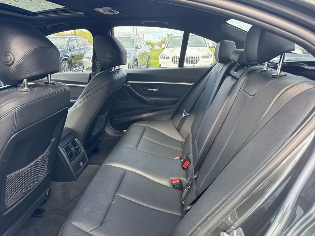 Used 2018 BMW 330e w/ Convenience Package RWD image 19