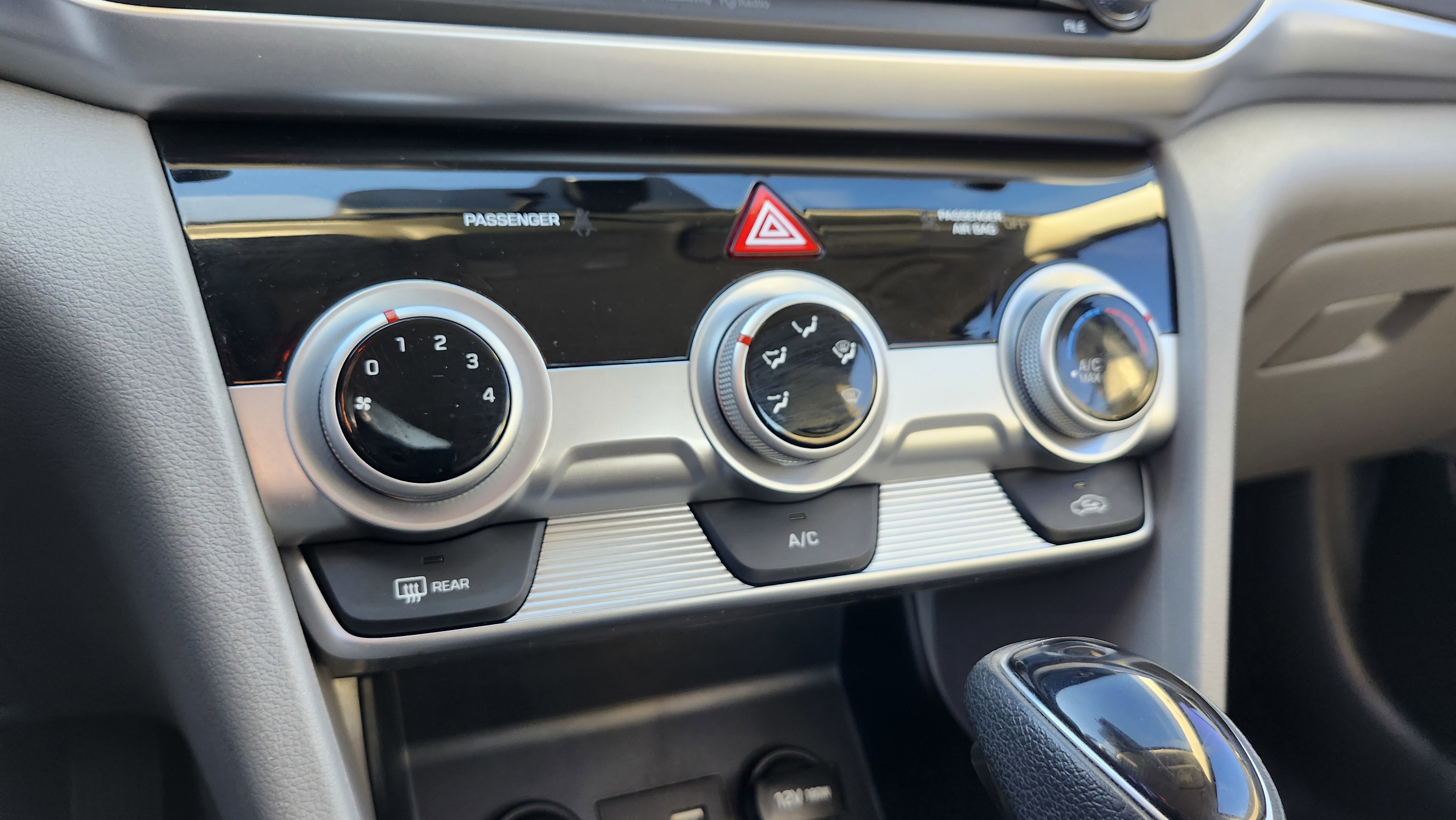 Used 2019 Hyundai Elantra SEL image 26