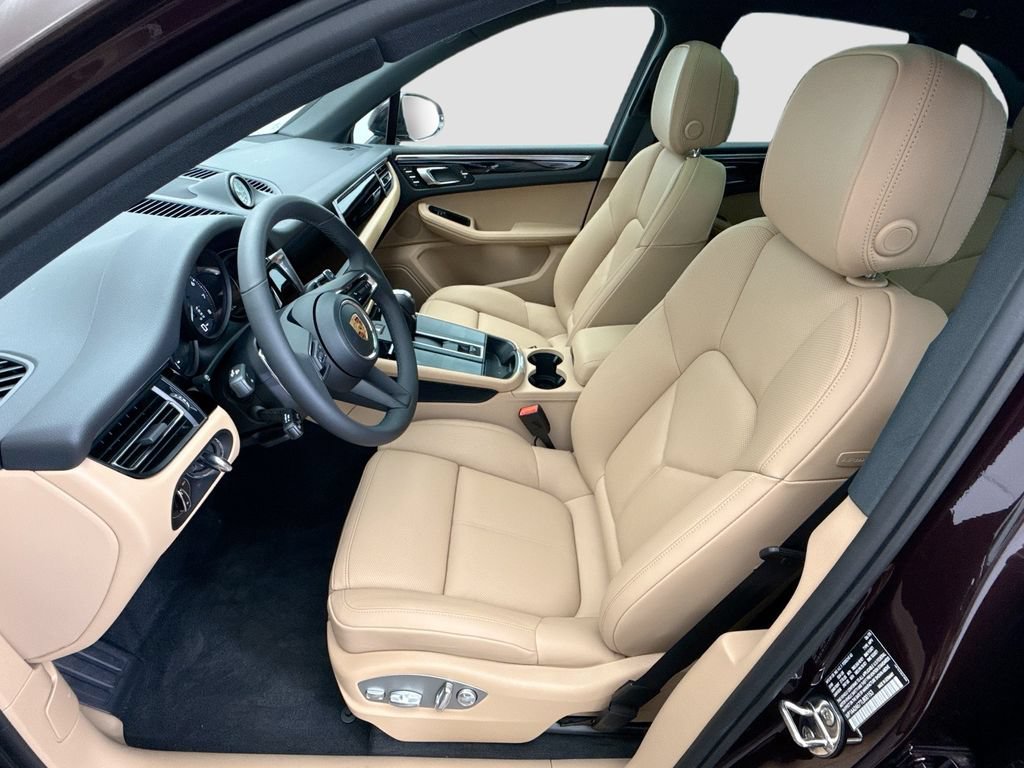 Used 2026 Porsche Macan AWD/4WD image 5