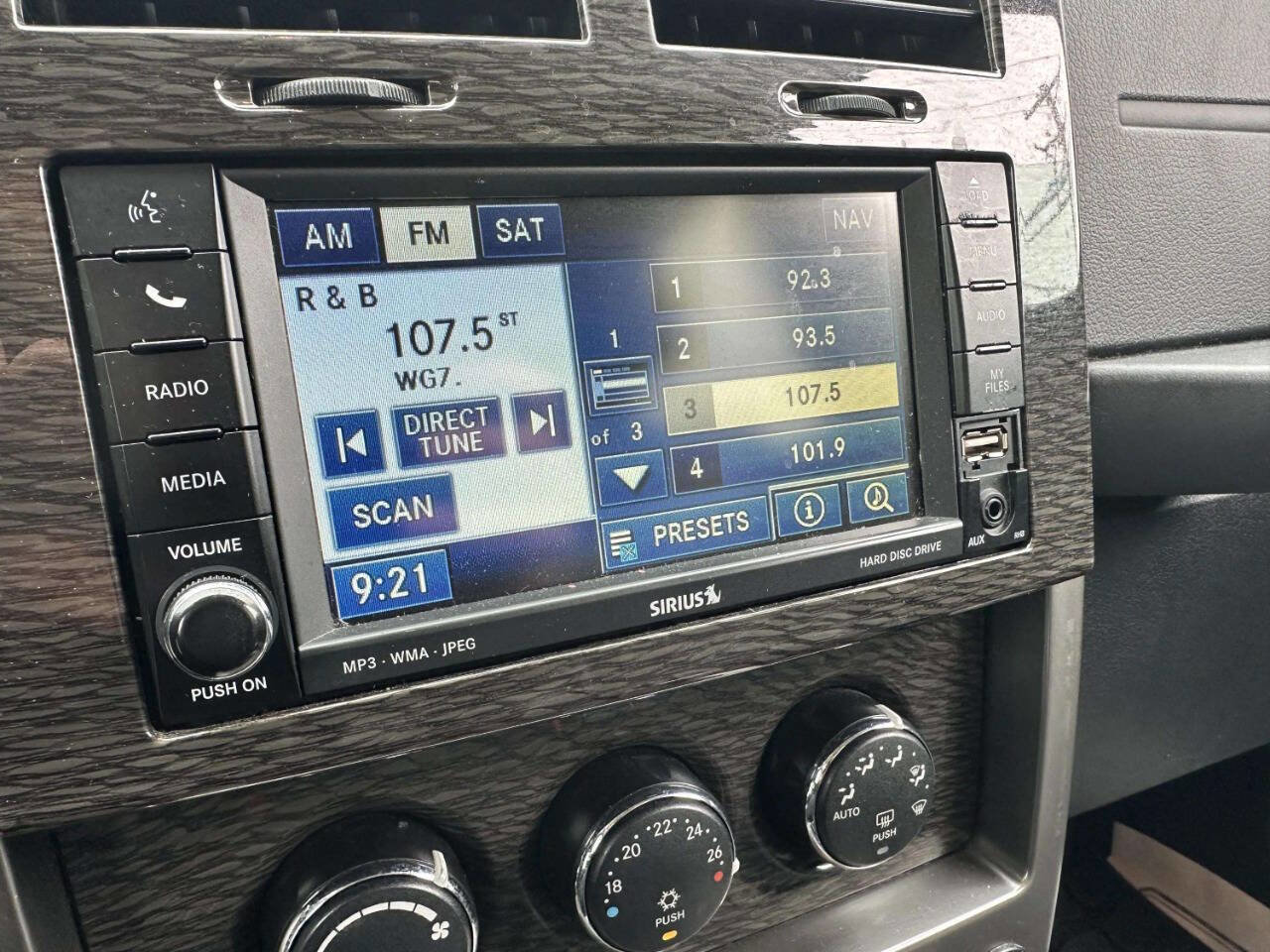 Used 2011 Jeep Liberty Limited w/ Sky's The Limit Group image 29