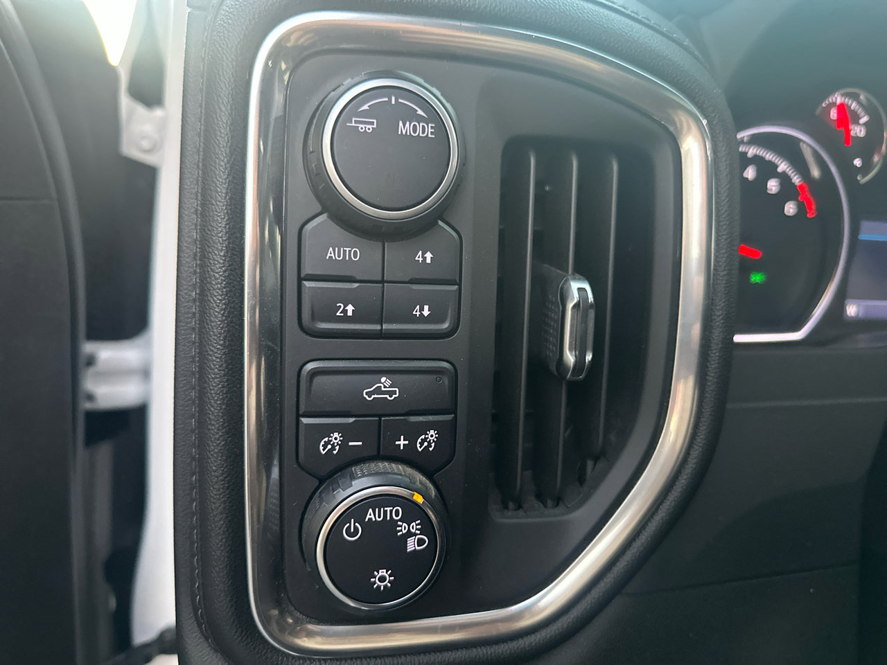 Used 2020 Chevrolet Silverado 1500 LT w/ All-Star Edition image 47