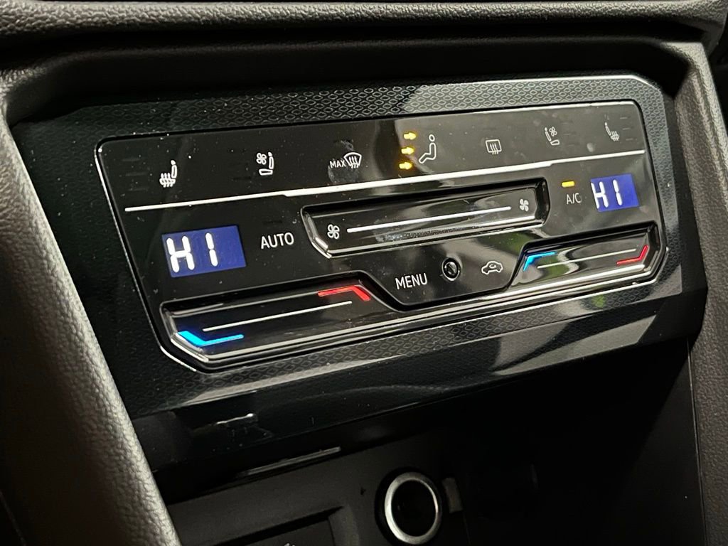 New 2026 Volkswagen Taos SEL image 11