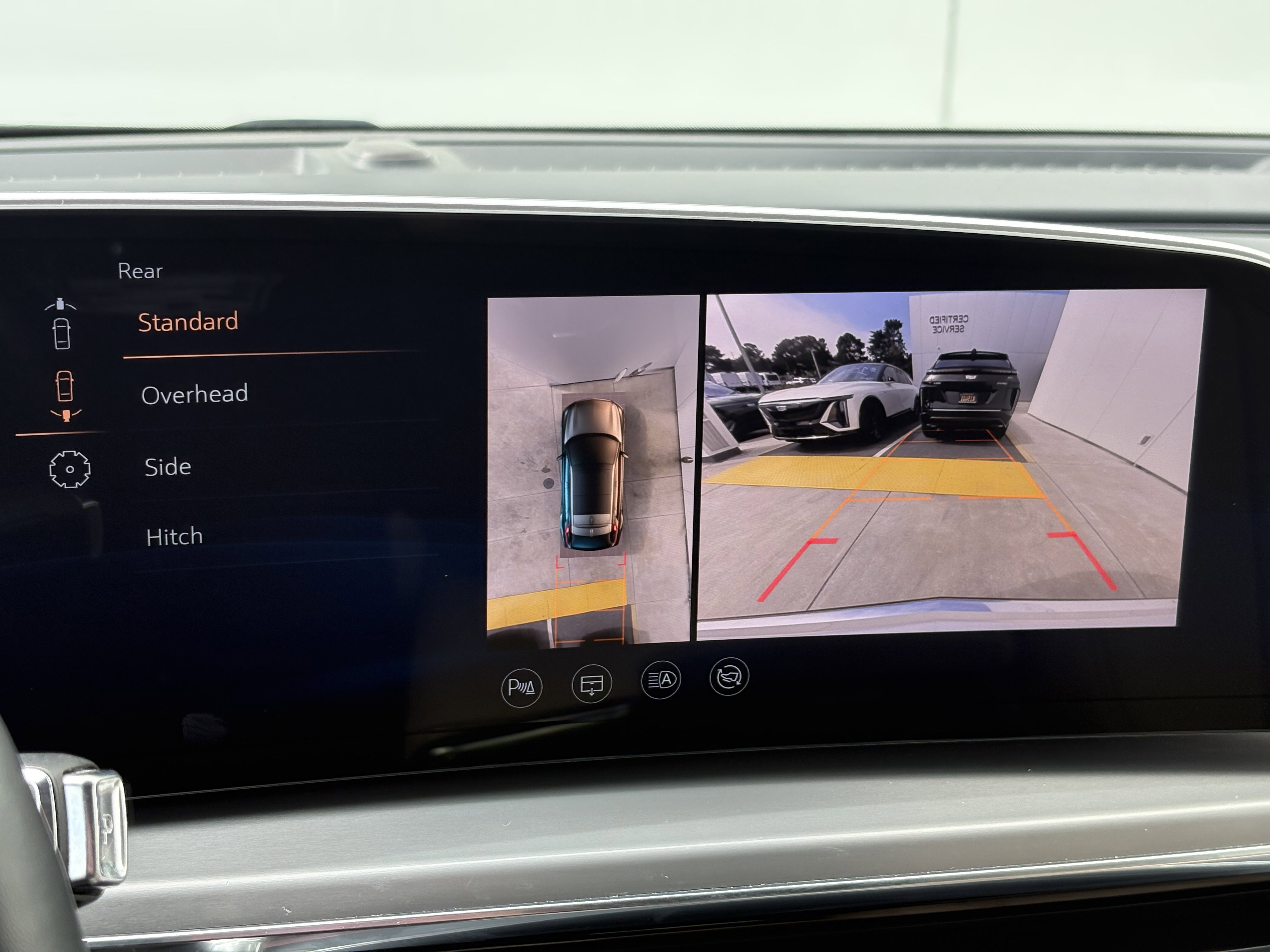 Used 2024 Cadillac Lyriq Luxury w/ Nappa Leather Package AWD/4WD image 25