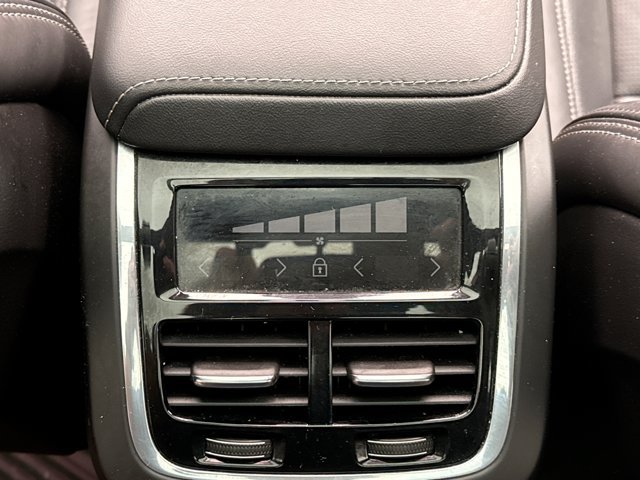 Used 2022 Volvo XC60 B6 Inscription AWD/4WD image 22