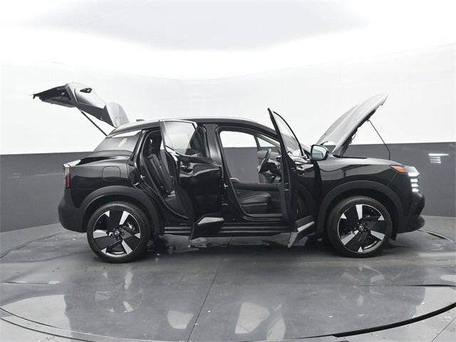 Used 2025 Nissan Kicks SR image 32