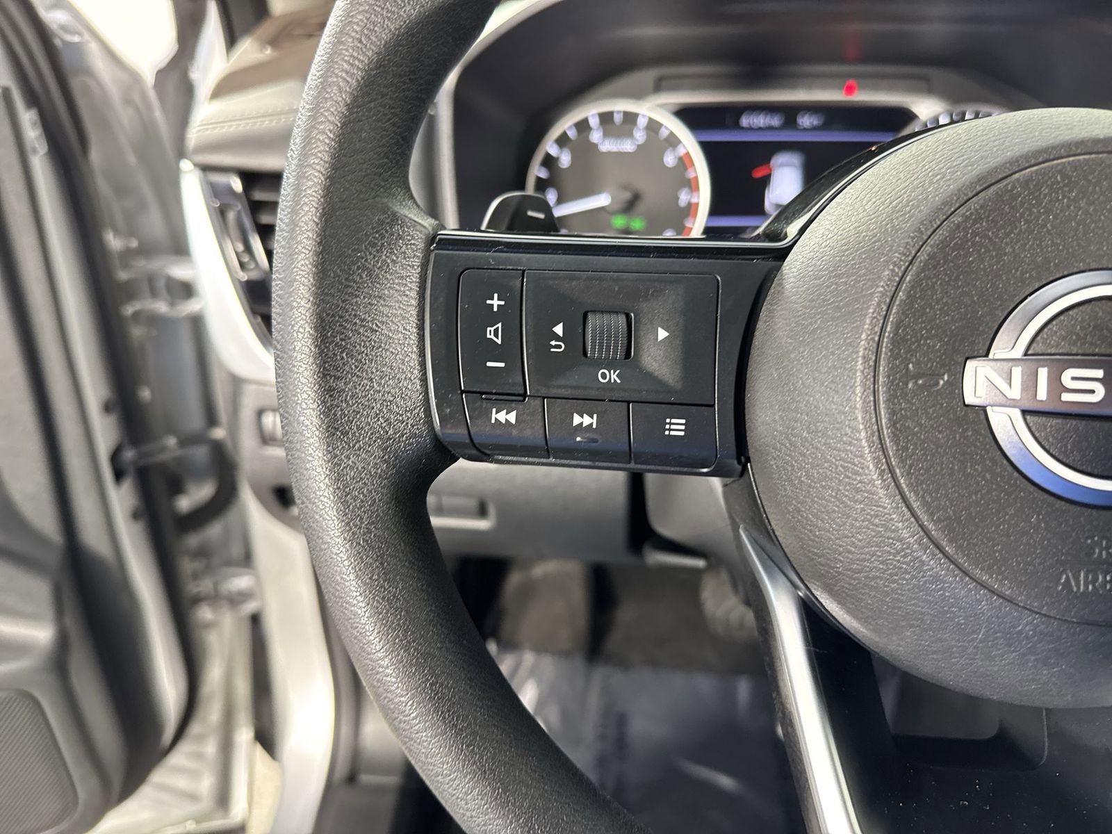 Certified 2022 Nissan Rogue SV AWD/4WD image 12