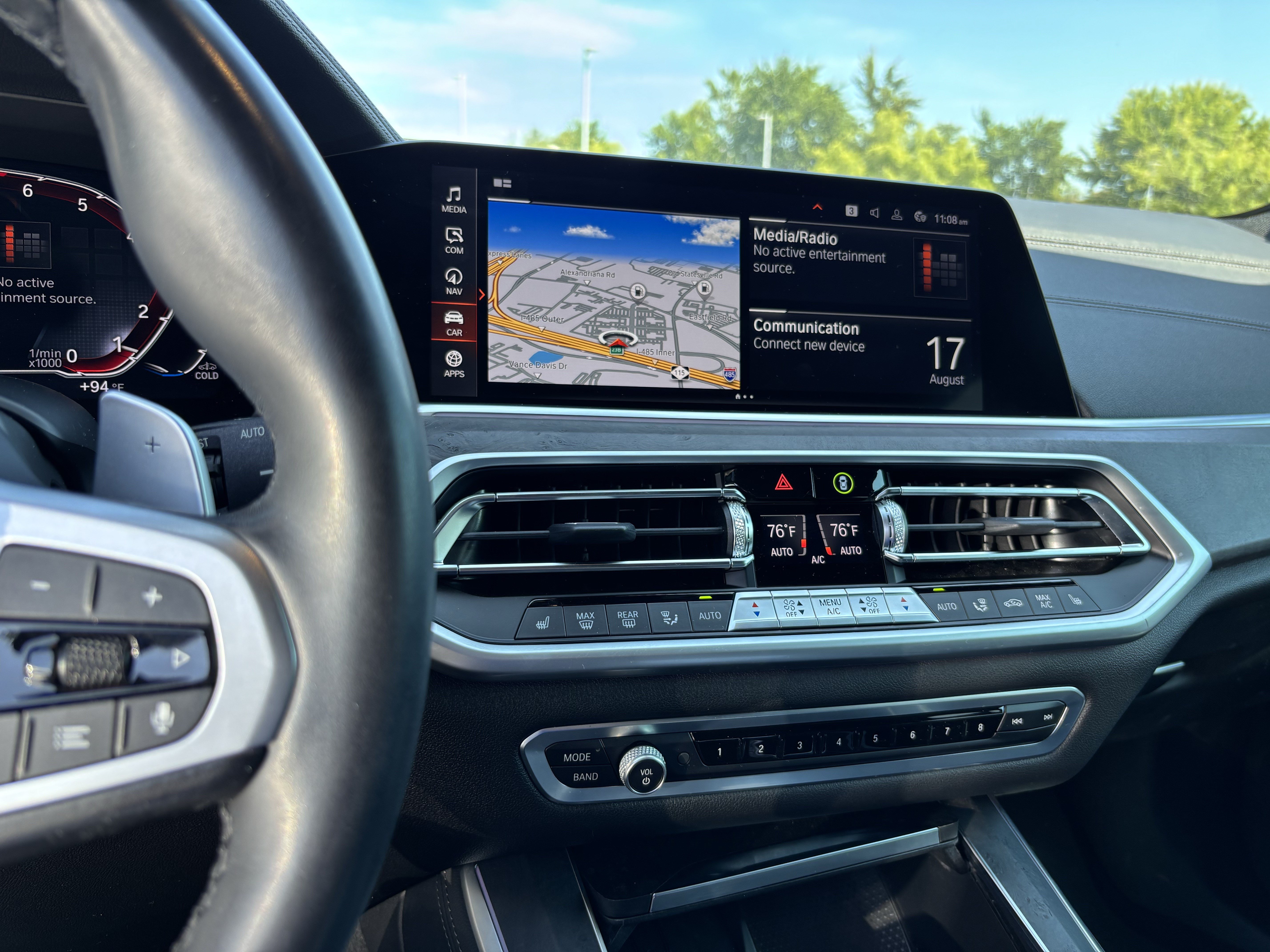 Used 2022 BMW X5 xDrive40i w/ M Sport Package AWD/4WD image 18