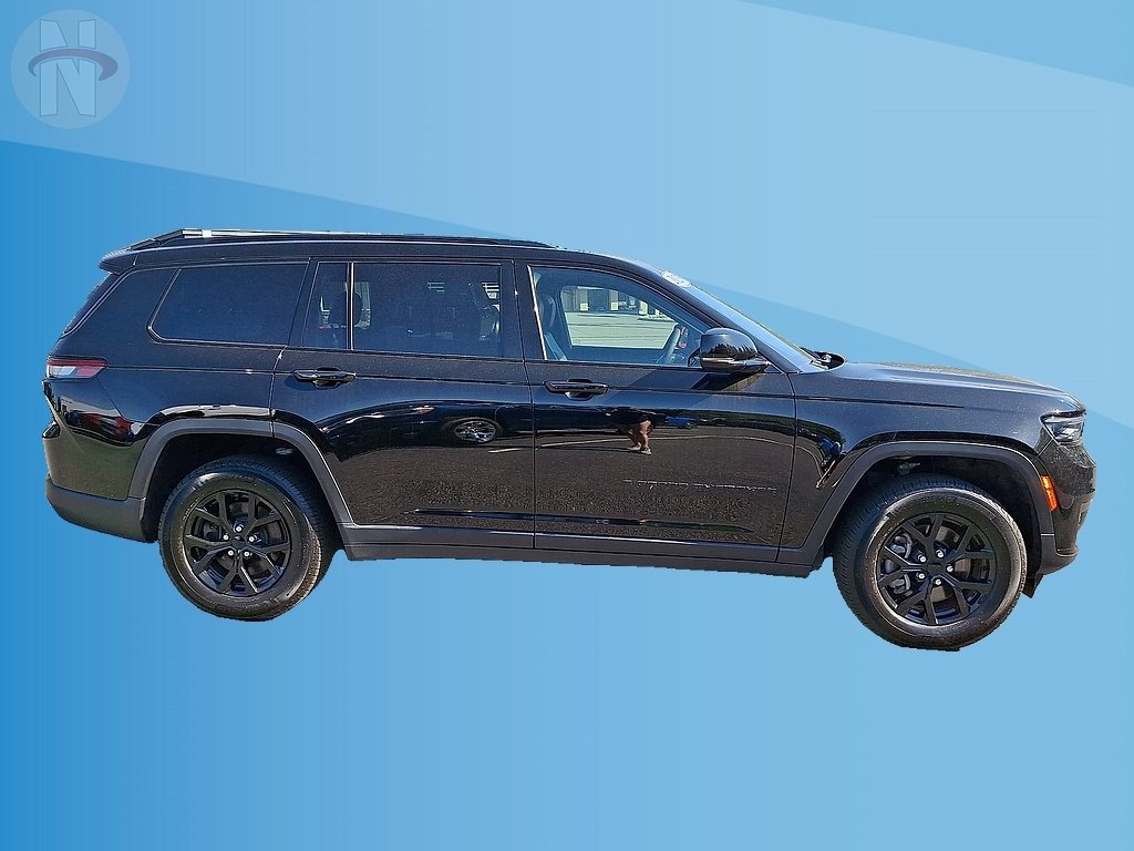 Certified 2025 Jeep Grand Cherokee L Altitude AWD/4WD image 18