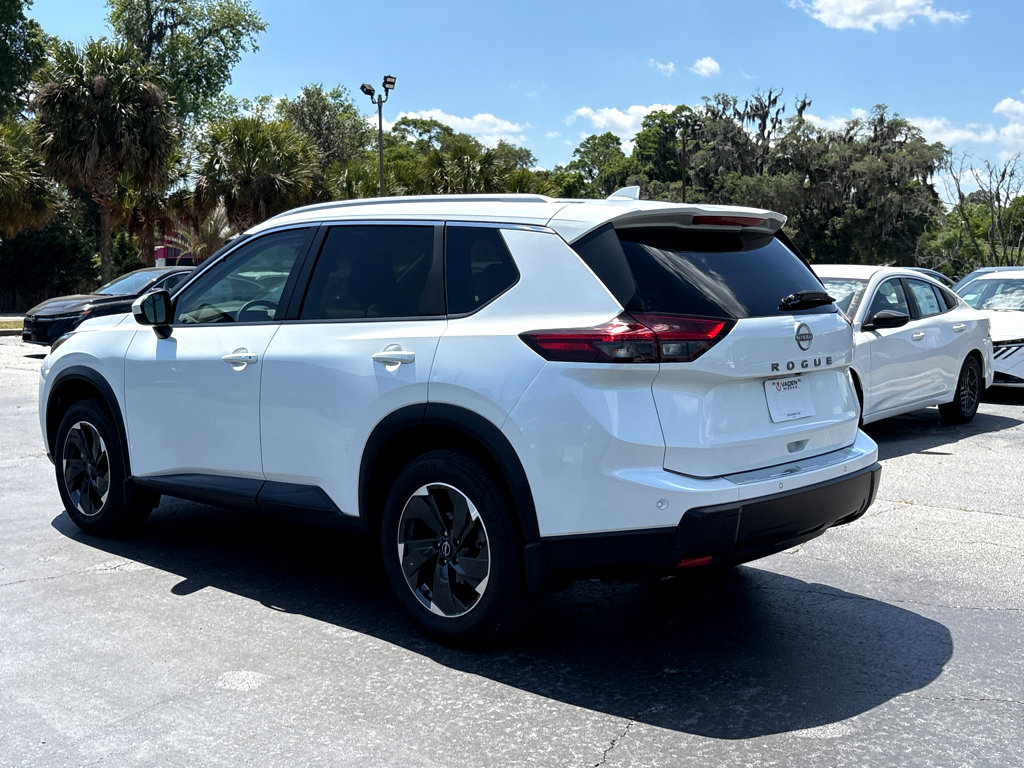 Used 2025 Nissan Rogue SV w/ SV Premium Package image 31
