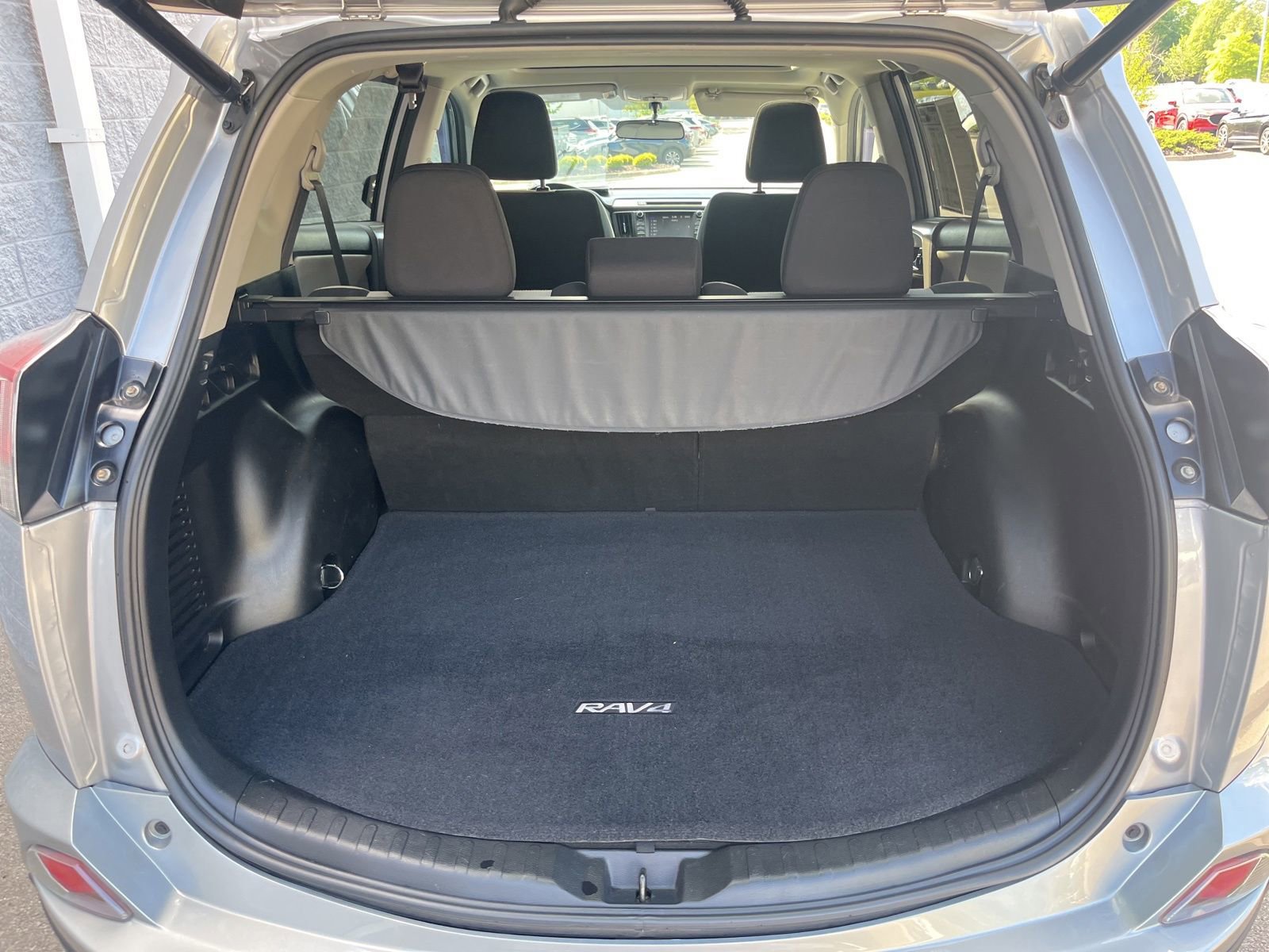 Used 2016 Toyota RAV4 XLE image 30