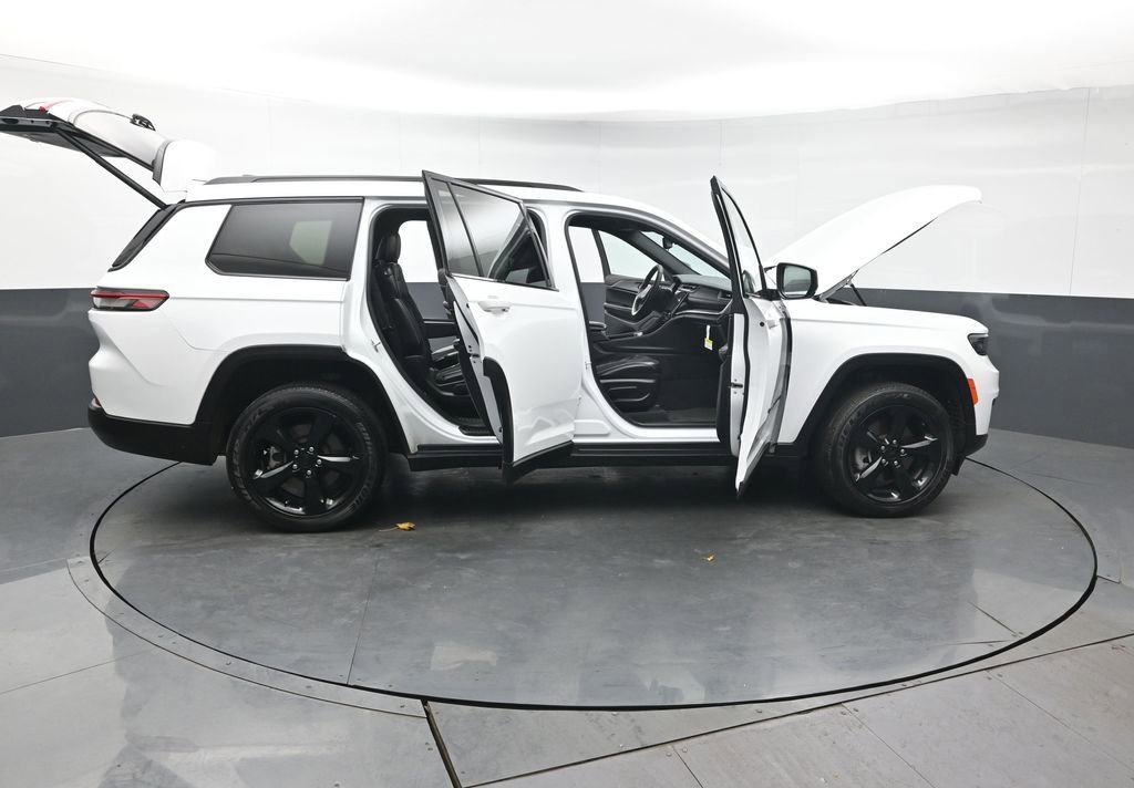 Used 2023 Jeep Grand Cherokee L Laredo image 45