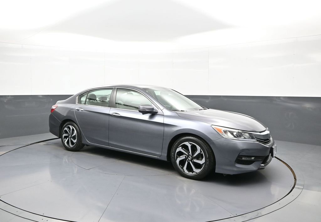 Certified 2017 Honda Accord EX-L image 4