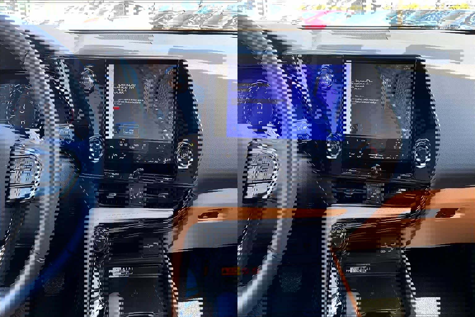 Used 2025 Lexus NX 250 FWD w/ Accessory Package (Z1) image 7