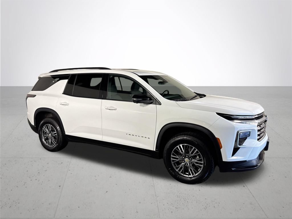 Used 2024 Chevrolet Traverse LT AWD/4WD image 4