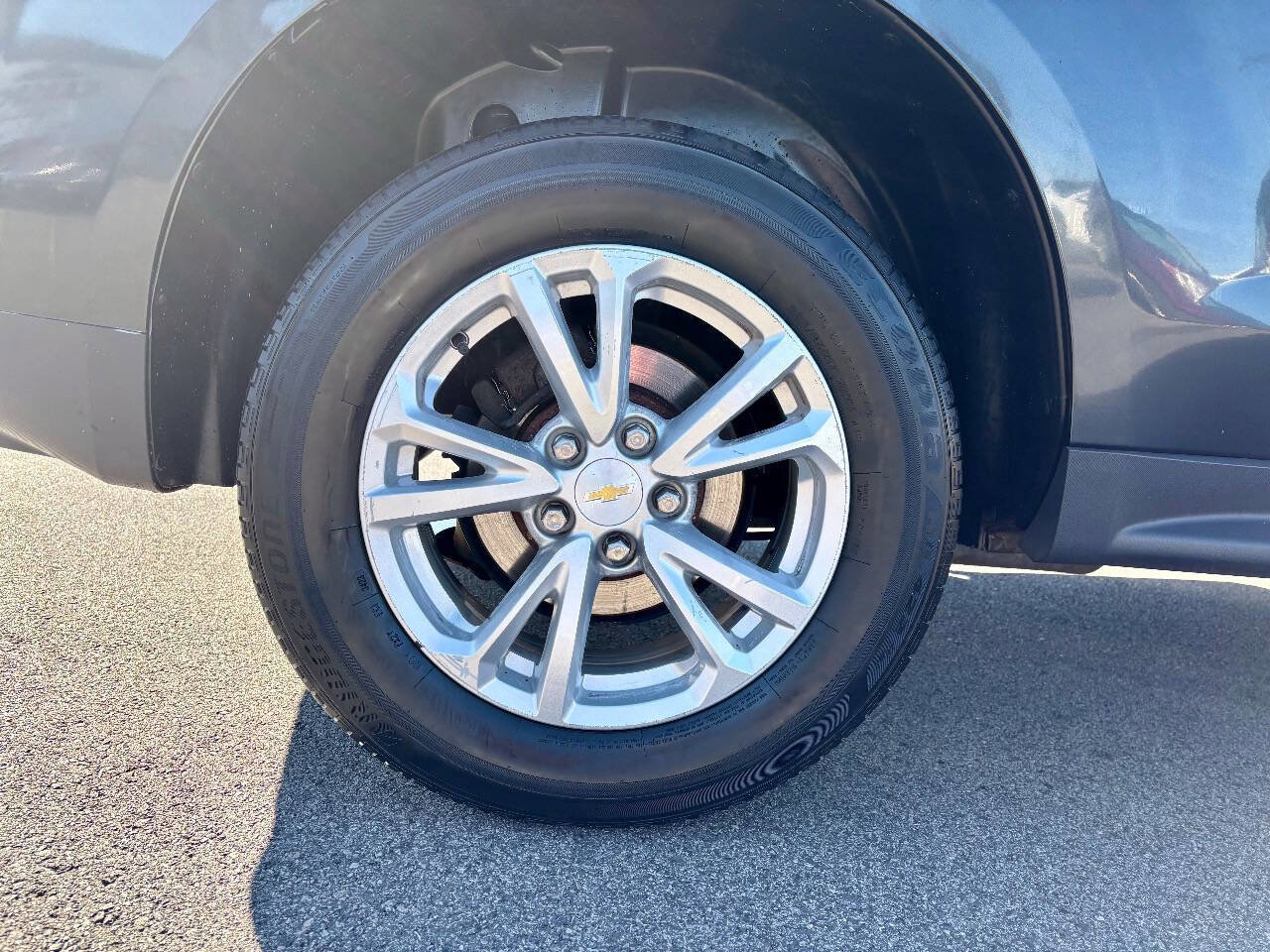 Used 2017 Chevrolet Equinox LT w/ Convenience Package image 37