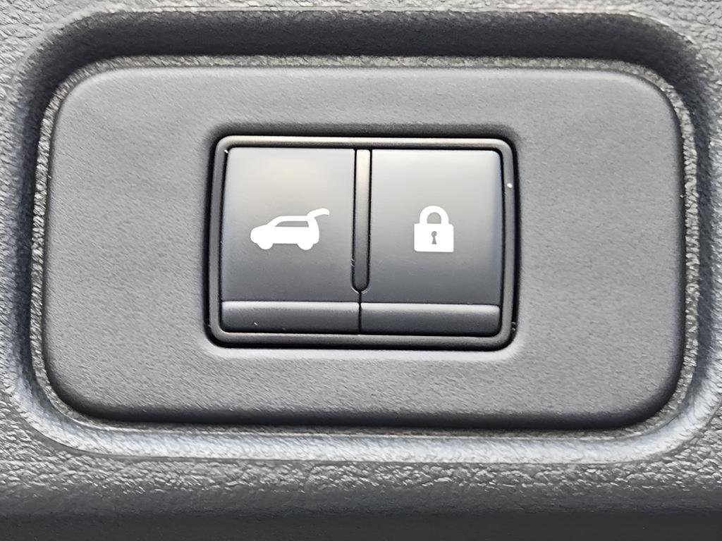 Used 2024 Nissan Pathfinder Platinum image 48