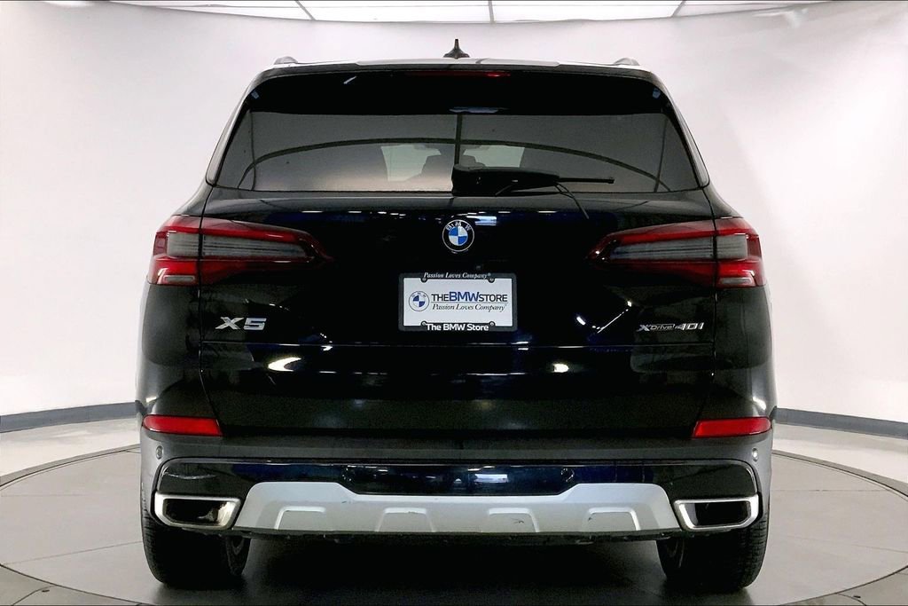 Certified 2022 BMW X5 xDrive40i w/ Premium Package AWD/4WD image 3