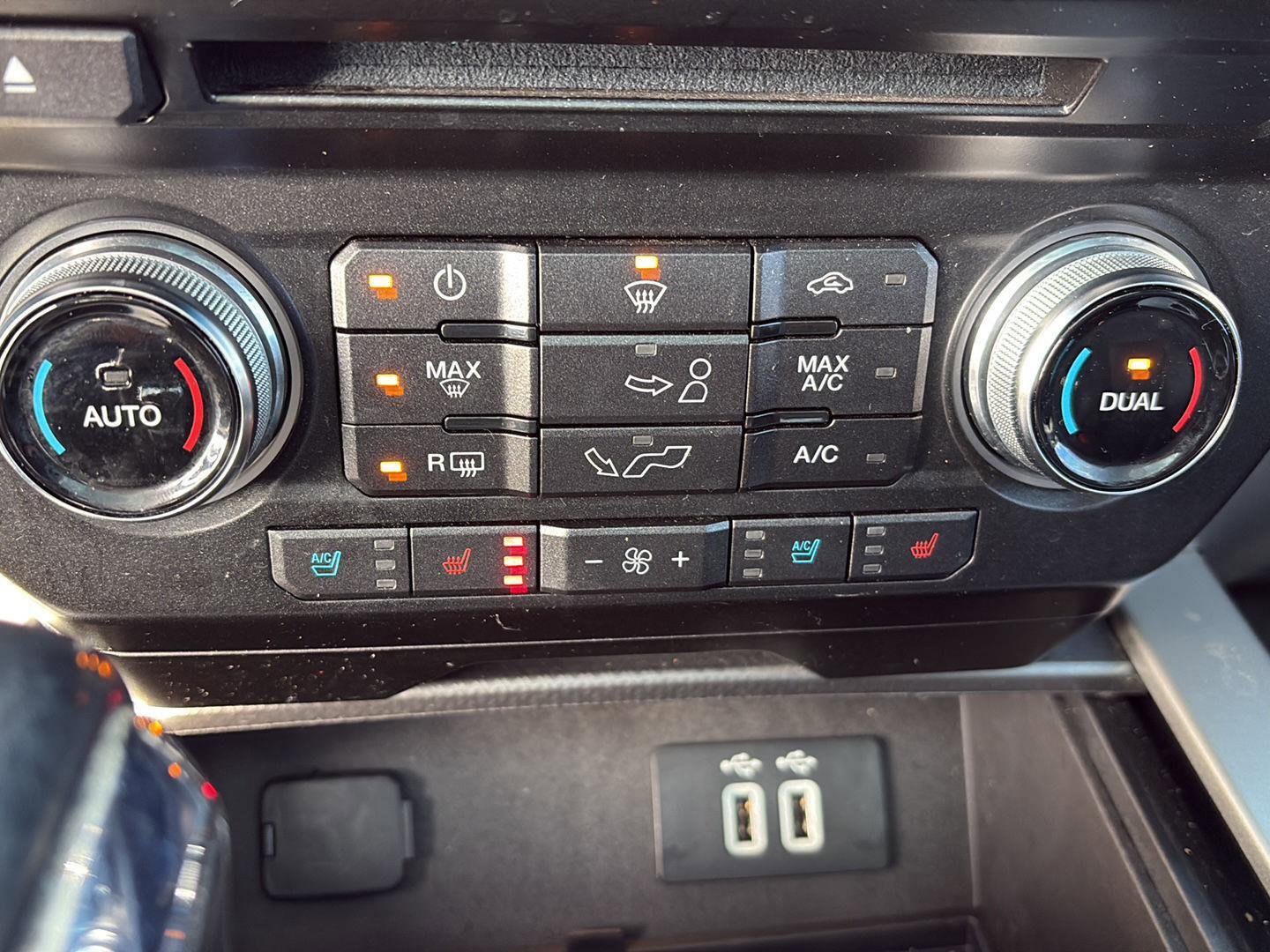 Used 2016 Ford F150 Lariat w/ Equipment Group 502A Luxury image 21