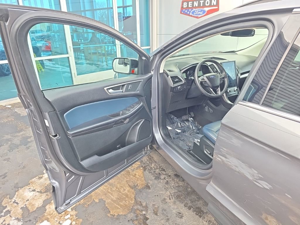 Used 2022 Ford Edge SEL w/ Sport Appearance Package image 10