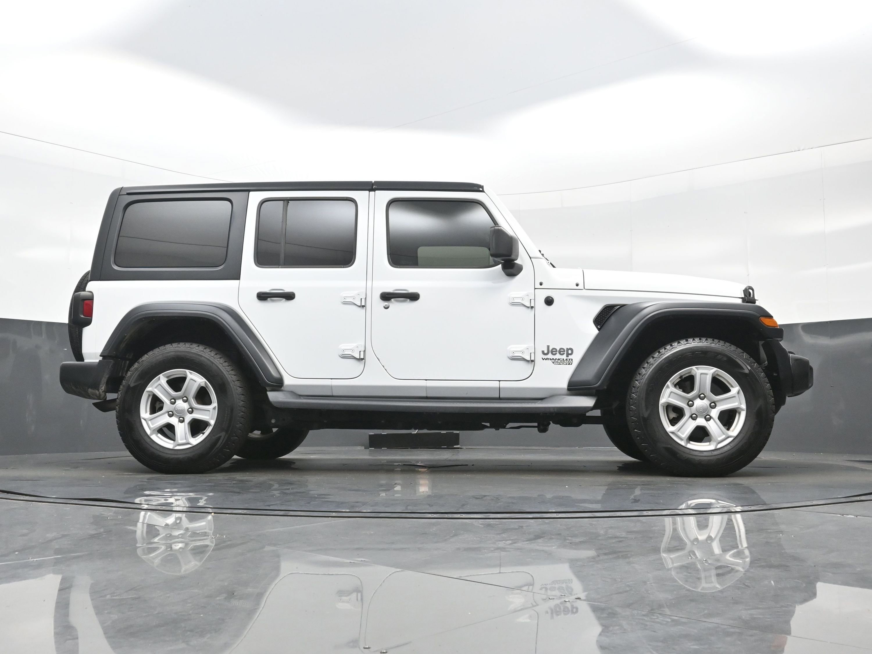 Used 2019 Jeep Wrangler Unlimited Sport S AWD/4WD image 32