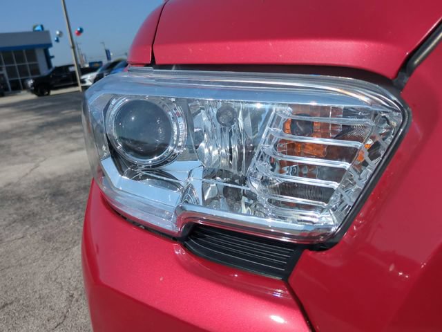 Used 2023 Toyota Tacoma SR5 AWD/4WD image 10