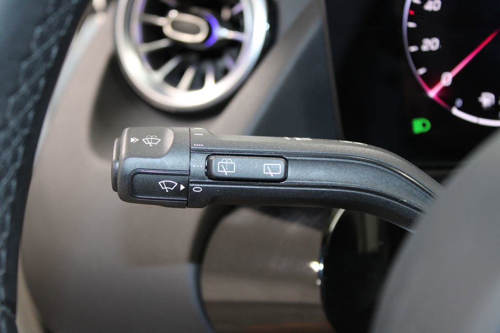 Used 2025 Mercedes-Benz GLA 250 image 36