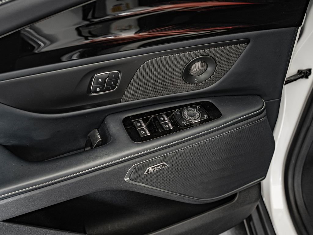 Used 2024 Lincoln Nautilus Reserve w/ Equipment Group 202A image 16