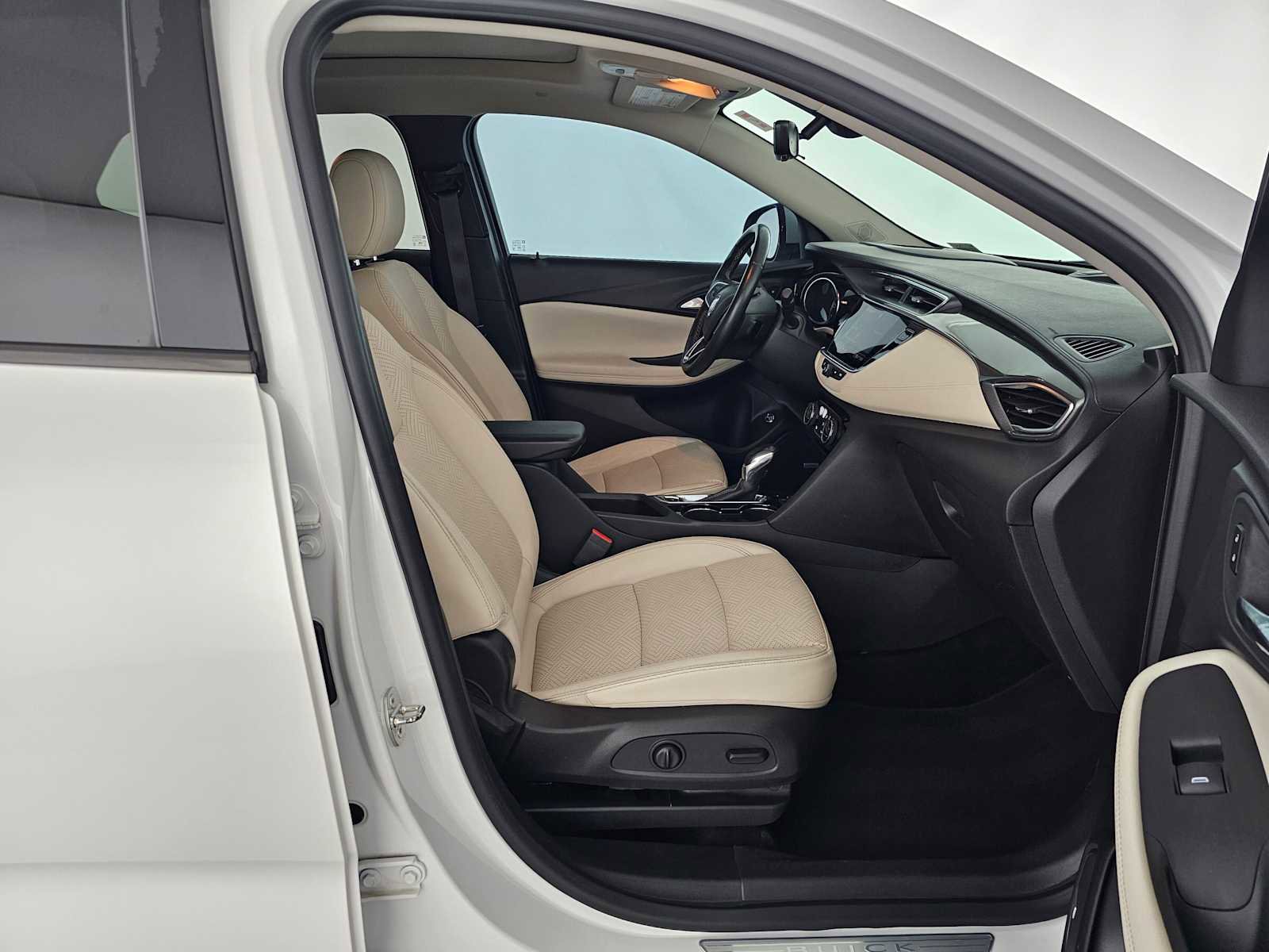 Used 2020 Buick Encore GX Essence w/ Experience Buick Package image 10