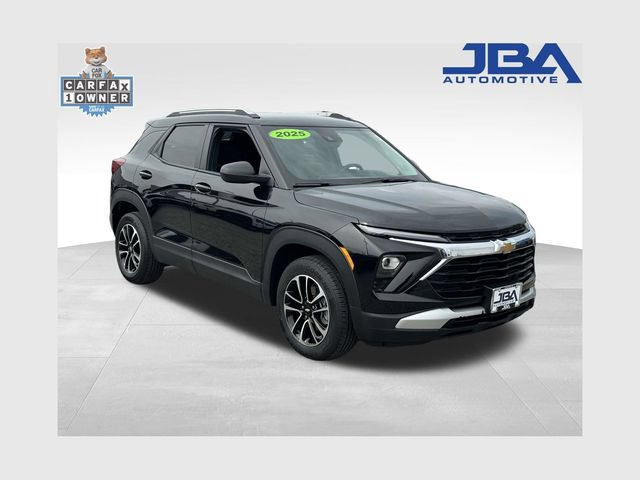 Used 2025 Chevrolet TrailBlazer LT AWD/4WD image 1