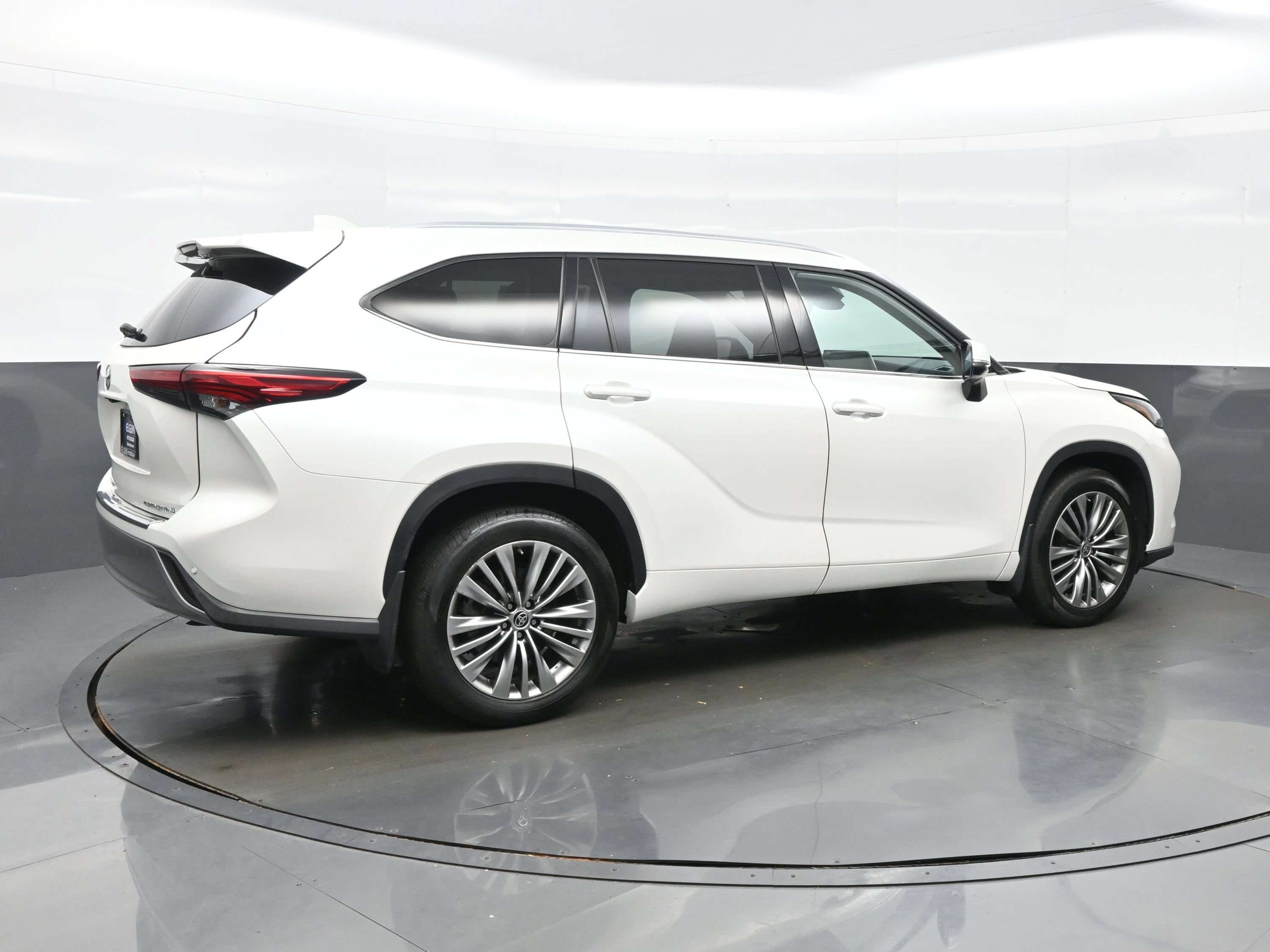 Used 2021 Toyota Highlander Platinum AWD/4WD image 6
